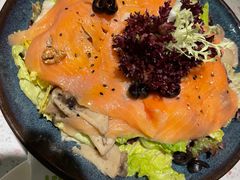 烟熏三文鱼杂菌沙拉-BE BRIGHT KITCHEN(正佳广场店)