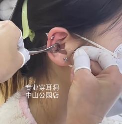 -AI艾耳·专业手工耳洞·穿孔美学馆
