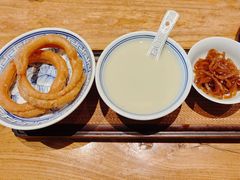 豆汁焦圈-壹零捌道·北京烤鸭(车公庄店)