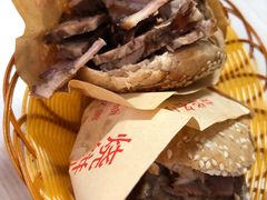 -洪峰浩老北京烧饼夹肉(角门路店)