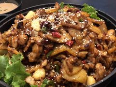 干锅牛蛙-金陵暴走小龙虾·迷踪蟹(凯德MALL店)