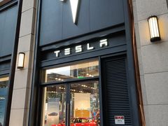 -TESLA 特斯拉(上海太古汇体验店)