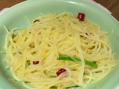 酸辣土豆丝-弄堂里·寻味杭州(湖滨银泰in77C区店)
