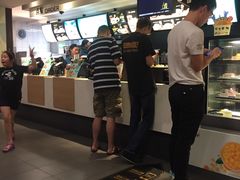 -麦当劳(友谊路得来速店)