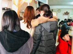 -松树干拌面店