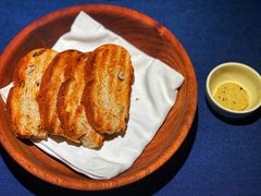 餐前全麦面包佐香草黄油-ZHAO赵·牛扒坊(仁和新城店)