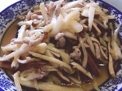茭白炒肉丝-邱记私房菜·十八年本地菜