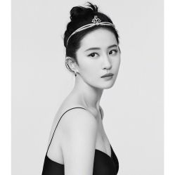 -ZHICOME·稚蔻婚纱礼服造型定制(西安龙首印象城店)