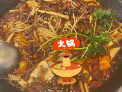 -鸿顺老铁锅美蛙鱼府(解放碑店)