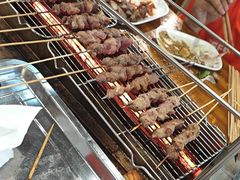 -哈尔滨小酒馆·鲜肉现穿自助烧烤(康新花园店)