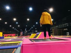 -嘿哟动霸CHUA·新潮玩运动娱乐中心·蹦床滑冰团建乐园