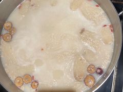 -尚尚仙·酸汤猪手·猪肚鸡火锅(华联万柳购物中心店)