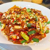 满桌的美食，明天开始减肥[胜利]
