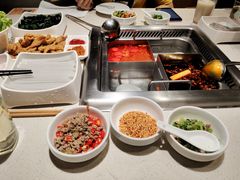 -海底捞火锅鲜切牛肉主题店(长寿路店)
