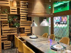 大堂-日进一片海.生腌海鲜火锅.宵夜烧烤(三里屯总店)