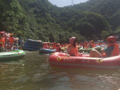 -秦岭峡谷漂流景区