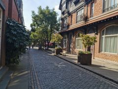 -钟书阁(松江泰晤士小镇店)