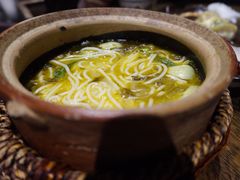 酸菜炒鸡砂锅米线-平江桃花源记(新光天地店)