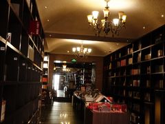 -钟书阁(松江泰晤士小镇店)