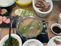-龙聚德北京烤鸭(沙坪坝华宇A馆店)