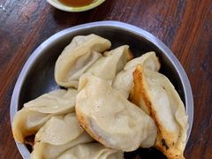 -黄阿姨锅贴大王(万航渡路店)