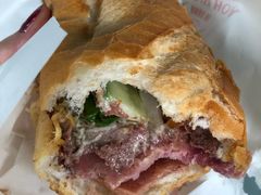 -Bánh Mì Huynh Hoa