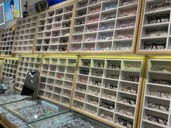 -沫芮眼镜·蔡司官方授权店(人民广场店)