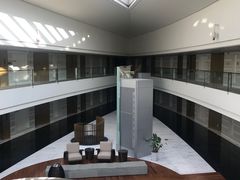 -上海滴水湖皇冠假日酒店