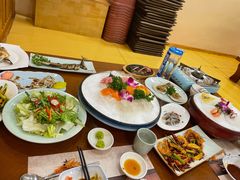 -青瓦餐厅·生鱼片·韩园烤肉(西塔店)