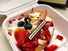 草莓卡仕达蛋糕卷-BUTTERFUL&CREAMOROUS 黄油与面包(中山公园龙之梦店)