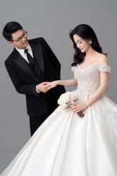 -雪中彩影婚纱摄影·微光艺术中心