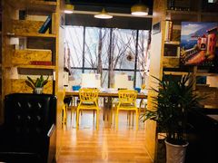 -新华里咖啡书吧(新华书店小寨店)