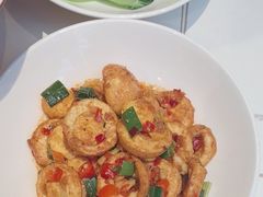 -阿瓦山寨·湘菜现炒·剁椒鱼头王(咸阳总店)