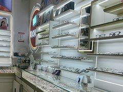 -美式眼镜·授权蔡司.依视路.尼康.豪雅.明月(南翔印象城店)