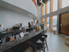 -HUG·拥抱咖啡(郑州宝龙广场店)
