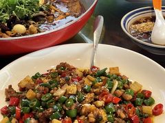 -川流不息·地道川菜·小龙虾(松东路店)