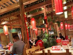 大堂-野山舂·贵州现舂酸汤火锅(鸿通城店)