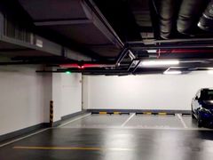 -磐基中心-停车场