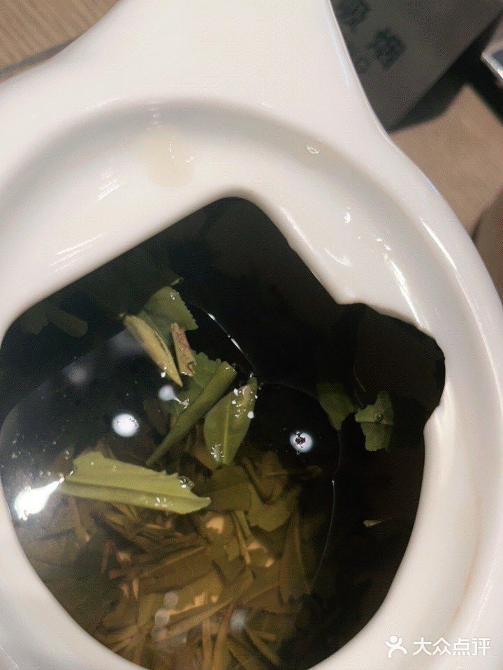 還要提醒服務人員我們有訂的是沙發座