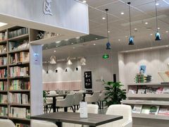 -钟书阁(群光广场店)