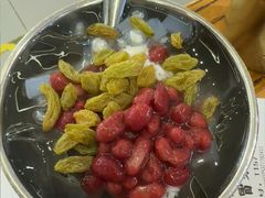 -成都你六姐·牛肉冒菜(上海陆悦汇店)