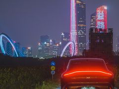 -南京眼步行桥