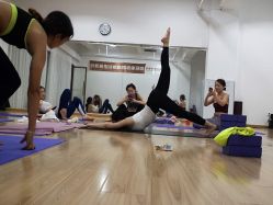 -亚太瑜伽普拉提学院