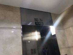 -新世界新丸中心-地下停车场