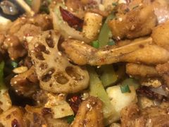 干锅牛蛙-靓蛙馆