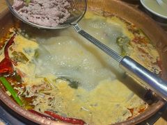 -洱火云南酸菜牛肉火锅(石景山当代商城店)