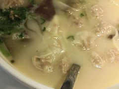 牛腩鸭血小馄饨-花园茶楼(兴城西路店)