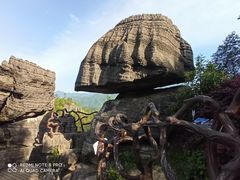 -梭布垭石林景区