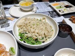 炸酱面-小大董·烤鸭(观景餐厅·南京西路店)