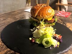 -HIGH FIVE哈福手工汉堡(桂林路店)